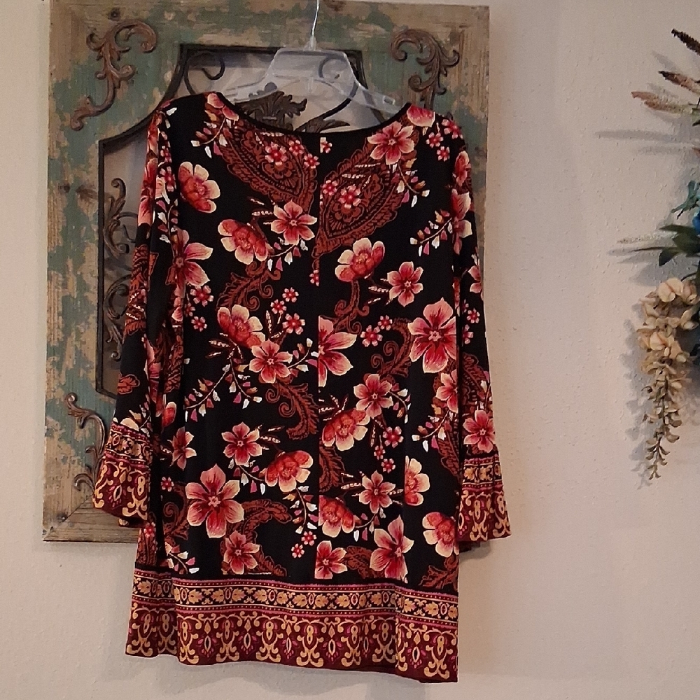 Black Blouse with Red and Pink Floral Design. NWOT Size XL - Picture 9 of 12